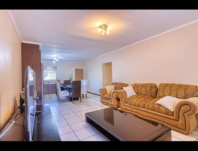 3 BEDROOM APARTMENT TO LET IN MAROELADAL